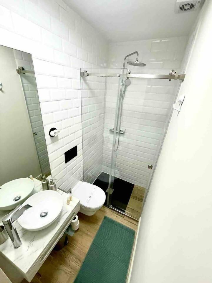Chiado Brand New Amazing In Lisbon Apartment Luaran gambar